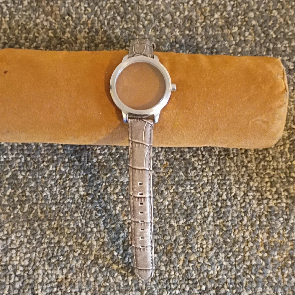 Silver Watch with Crocodile Pattern Strap
